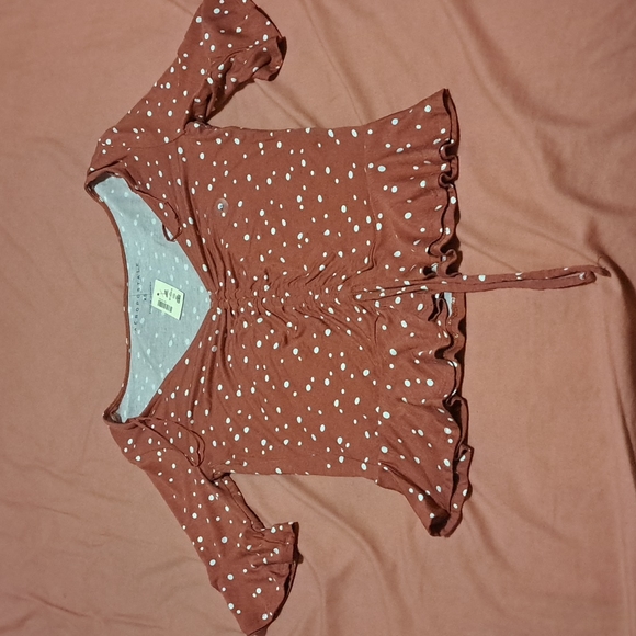 NWT FLORAL TOP AEROPOSTALE SIZE EXTRA SMALL - Picture 2 of 2